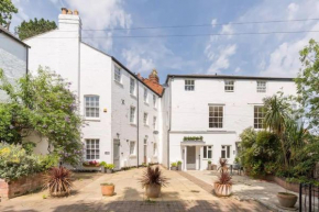 Fabulous Malvern Townhouse